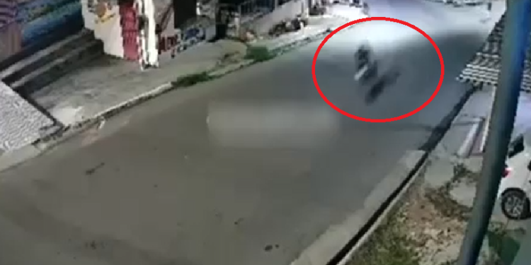 Após virada do Réveillon, motociclista m0rr3 em c0lisã0 indo para casa em Manaus; veja