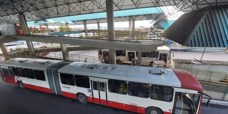 Réu pega 29 anos de cadeia em Manaus por perfurar barriga de passageira no 652