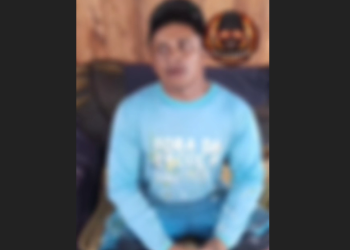 Vídeo: Pai filmado agr3dind0 filha acusa mãe de incentivar a violência como forma de ‘disciplina’