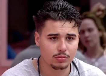 Polícia não consegue intimar ex-BBB suspeito de importunação s3xual que alega problemas psiquiátricos