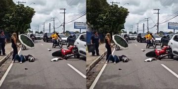 Vídeo: mulher é arremessada da garupa da moto em Manaus