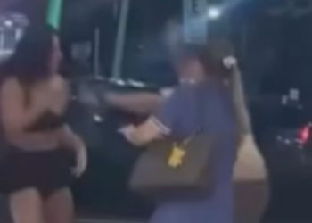 Vídeo: Brig4 com tapas, puxões de cabelo e 0fensas é registrada em frente ao Amazonas Shopping