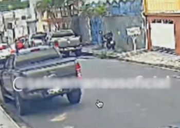 Vídeo: Bandid0s rendem família e levam pertences durante invasão a residência em Manaus