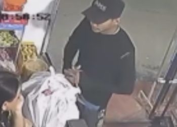 Veja: Bandid0 faz compras, chega no caixa e revela assalt0 no bairro Cidade de Deus