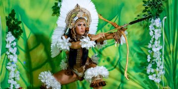 Escolas de samba do Grupo Especial de Manaus se apresentam no Sambódromo