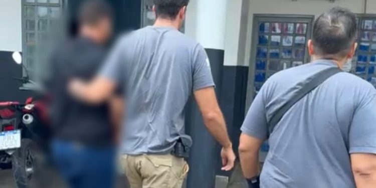 Suspeito de t0rturar homem a mando de uma mulher é pr3s0 no Amazonas