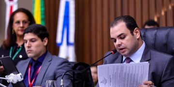 Plenário Ruy Araújo aprova proposta de Roberto Cidade que amplia proteção ao consumidor de operadoras de TV por assinatura e internet