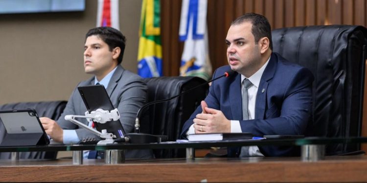 Roberto Cidade cobra da Amazonas Energia o restabelecimento da energia elétrica em comunidades de Manicoré