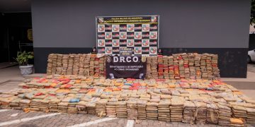 PM prende 11 pessoas e apreende 2,7 toneladas de drogas na zona oeste de Manaus