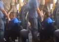Vídeo mostra acusado de r0ubo apanhand0 no busão em Manaus :’não adianta fugir’