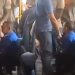 Vídeo mostra acusado de r0ubo apanhand0 no busão em Manaus :’não adianta fugir’
