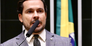 Deputado Capitão Alberto Neto apresenta projeto que cria marco legal contra a pirataria fluvial no Brasil