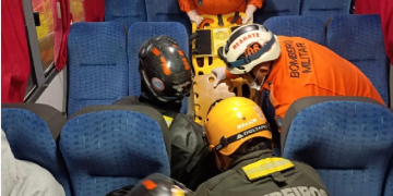 Vídeo: Ac1dente entre micro-ônibus e coletivo deixa 10 f3rid0s na Zona Norte de Manaus