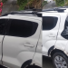 Carro cap0ta após não conseguir subir ladeira no bairro Mundo Novo, em Manaus