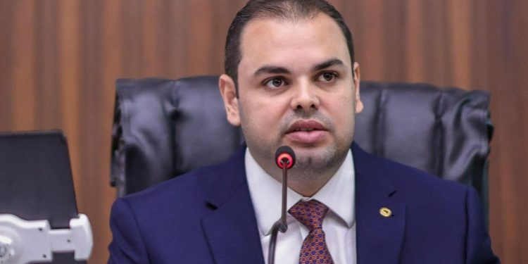 Roberto Cidade reforça proteção com leis de enfrentamento às drogas e ao alcoolismo