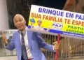 Deputado que se autodenomina ‘ex-gay’ aborda folião no Carnaval: ‘Esse fur1c0 agora é de Deus’; veja