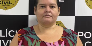 Erga Omnes: Suspeita de se passar por advogada para abastecer f@cçã0 de Manaus é pr3sa