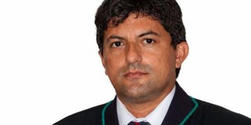 Juiz é aposentado com todos os direitos no Amazonas como pena por ter agredid0 a ex