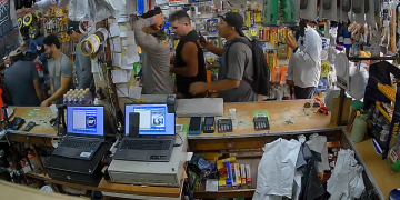 Vários clientes são rendidos em assalt0 a loja de materiais de construção em Rio Preto da Eva; veja