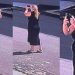 Moradores do Japiim registram momento em que mulher fotografa fechaduras de casas e geram alerta