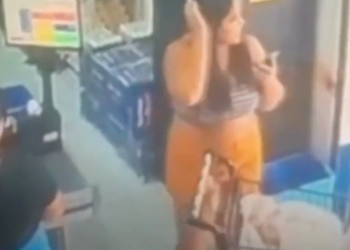 Vídeo: Trio de mulheres age em conjunto para furt@r queijos em supermercado de Manaus