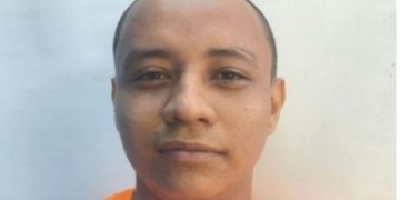 Detento que fugiu da cadeia em Maués é recapturado no telhado de casa em Manaus