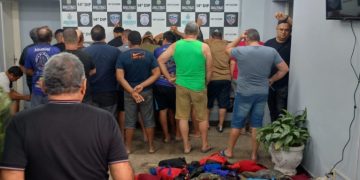 Rinha de galo no Puraquequara leva 40 pessoas para a delegacia em Manaus