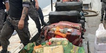 Urgente: Rocam prende quatro policiais com 1 tonelada de drogas em Manaus