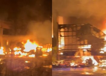 Vídeo: incêndio destrói galpão rapidamente na Zona Oeste de Manaus