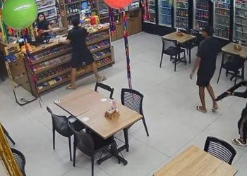 Vídeo mostra momento em que trio invade loja de conveniência no Tarumã e foge com dinheiro