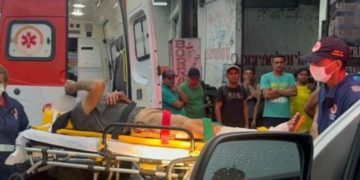 Acusado de r0ubar motocicleta, homem é agr3dido por moradores na zona leste