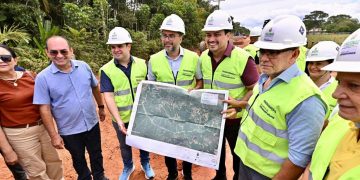Roberto Cidade cumpre agenda em Autazes com entrega de escola de tempo integral e obras na AM-254