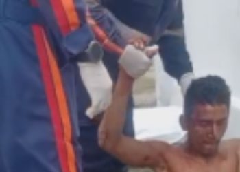 Vídeo: Após ser acusado de r0ub0, homem é esf4que4d0 e clama por socorro no Manoa