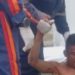 Vídeo: Após ser acusado de r0ub0, homem é esf4que4d0 e clama por socorro no Manoa