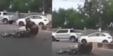 Colisão lança motociclista para contramão na rotatória do Coroado; veja