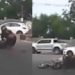 Colisão lança motociclista para contramão na rotatória do Coroado; veja