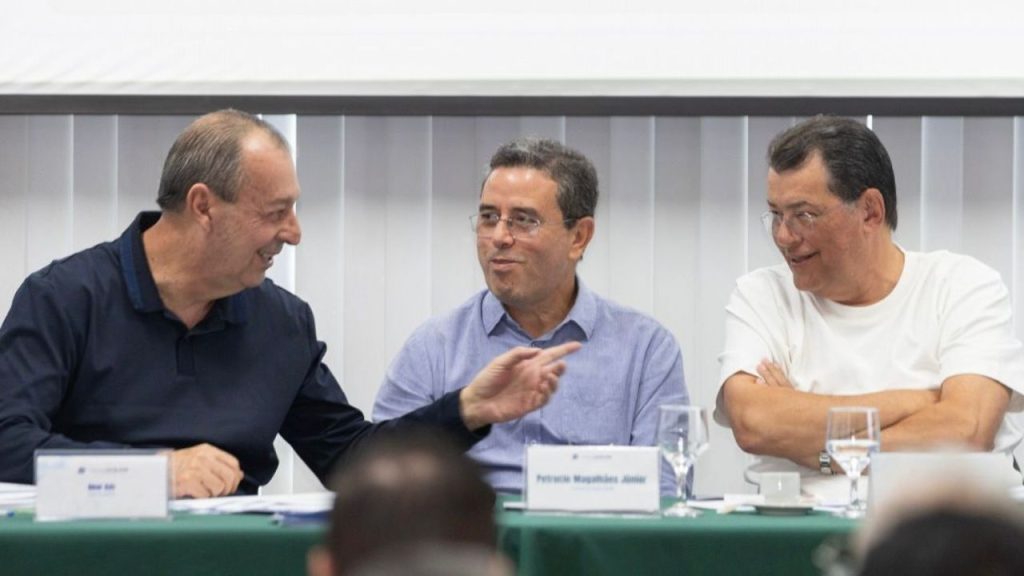 Omar Aziz reforça apoio ao cooperativismo do Amazonas em reunião com dezenas de lideranças do setor