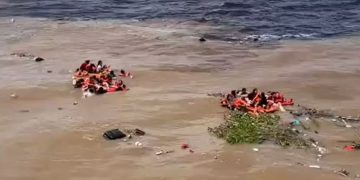 Sétimo dia: Força-tarefa percorre 238 km em busca de desaparecidos de naufrágio no Encontro das Águas