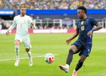 Brasil perde para França por 2 a 1 na estreia de Ancelotti