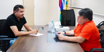 Presidente David Reis recebe vereador de Autazes para fortalecer diálogo institucional entre os municípios