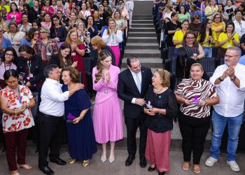 Roberto Cidade destaca importância da valorização das mulheres durante encerramento da Semana da Mulher, na Aleam