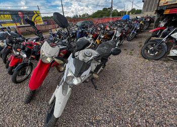 Detran abre visitação para quem vai comprar motos no leilão em Manaus