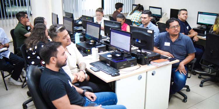 Escola do Legislativo da CMM abre inscrições para cursos de informática e inglês em Manaus