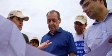 Omar Aziz lidera bancada do Amazonas em ato histórico para recuperação do trecho do meio da BR-319