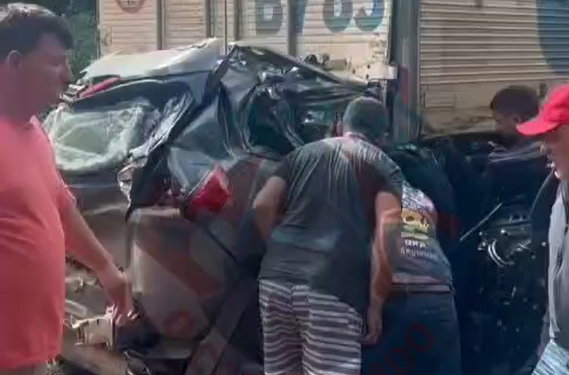 Vídeo: Grave ac1dente na AM-010 deixa vítim@s presas às ferragens; cr1anças estão entre os ferid0s