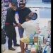 Vídeo: dupla rende comerciante no Centro de Manaus e ameaça dar tir0
