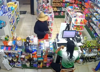 Vídeo: Ladrã0 usa máscara cirúrgica e chapéu de palha para r0ubar drogaria em Maués