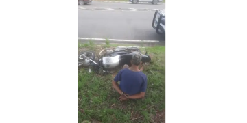 Homem é pres0 em flagrante após arremessar dr0gas e celulares na mata em Manaus