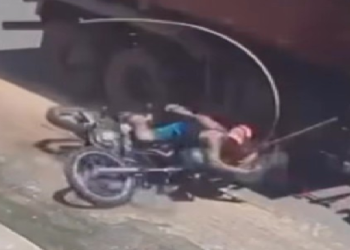 Homem fica em estado crítico após ser at1ngido por caçamba que fugiu sem prestar soc0rr0 em Itacoatiara