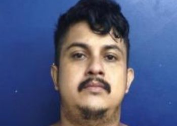 Condenado a 6 anos por tráfic0 é pego com dr0gas no beco em Manaus